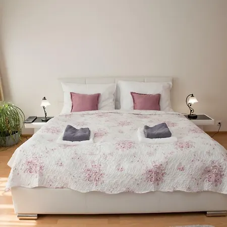 Prosek Apartment *